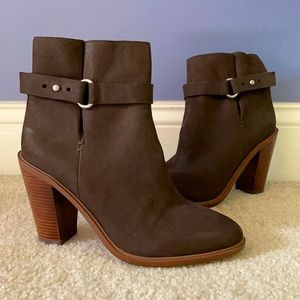 Vince Camuto brown booties!